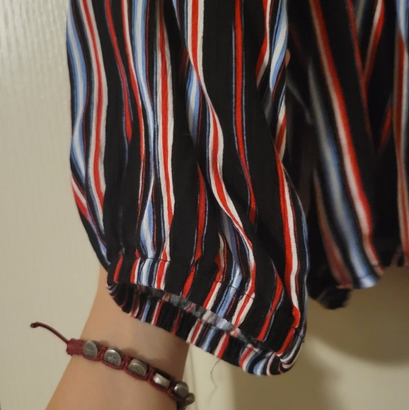 off shoulder crop top - Picture 2 of 5